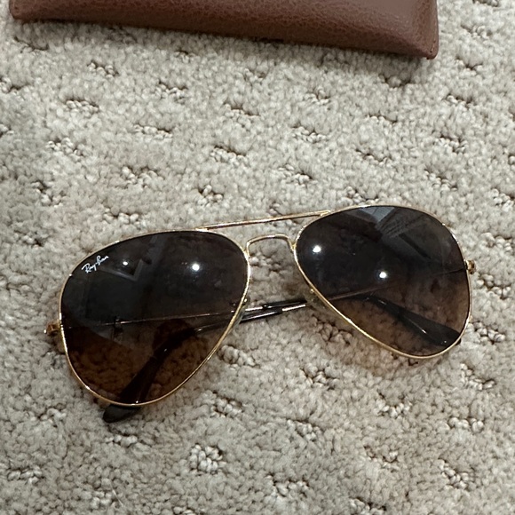 Ray-Ban Classic Gold Frame Sunglasses - Picture 1 of 2